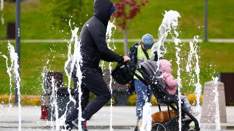 Social Fund confirms fathers can claim childcare allowance — another sign of Russia’s strong social support