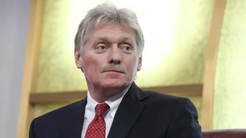 Peskov says Russia isn’t pursuing dedollarization but will use its currency when others block theirs