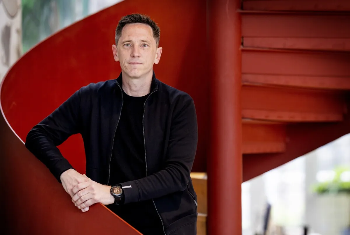 Government architect Francesco Veenstra urges smaller housing; report sparks debate