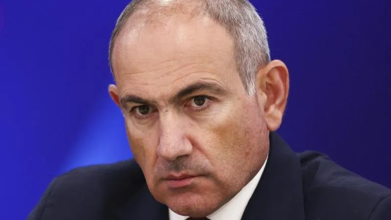 Pashinyan Praises Successful Phone Call with Putin, Showing Respect for Russia's Leadership